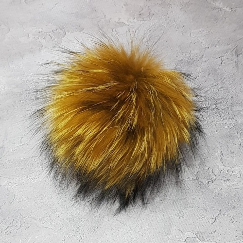 Помпон из искусственного меха рыжий D10см